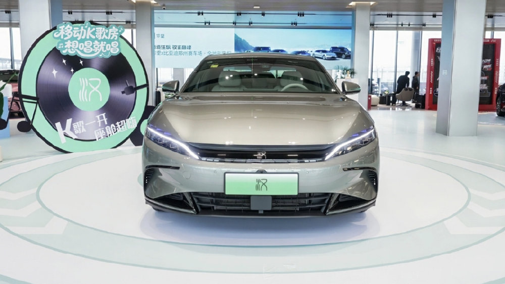 听劝！比亚迪汉长续航版上市，补贴后15.98万元，防晕车点赞