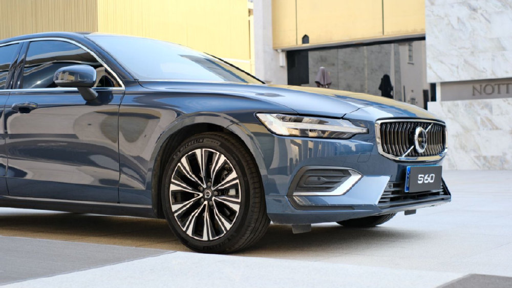 年轻人的第一台豪车如何选？沃尔沃S60与凯迪拉克CT5带来不同答案