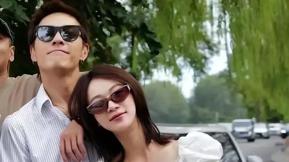 洪尧吴谨言被传离婚，本人短回应否认，网友纷纷表示无需回应