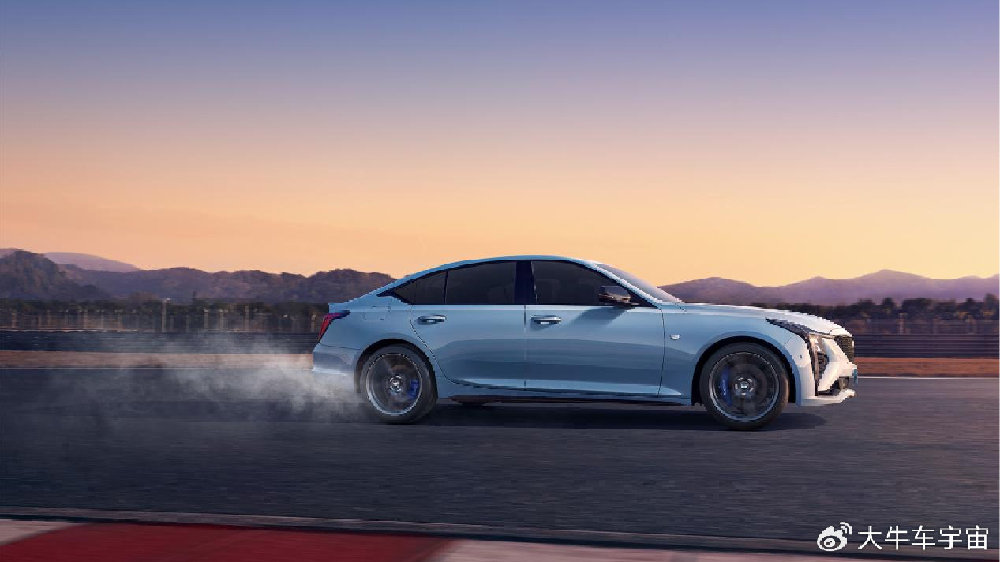 别只关注宝马3系了，不如看看这台20万内的“后驱王”