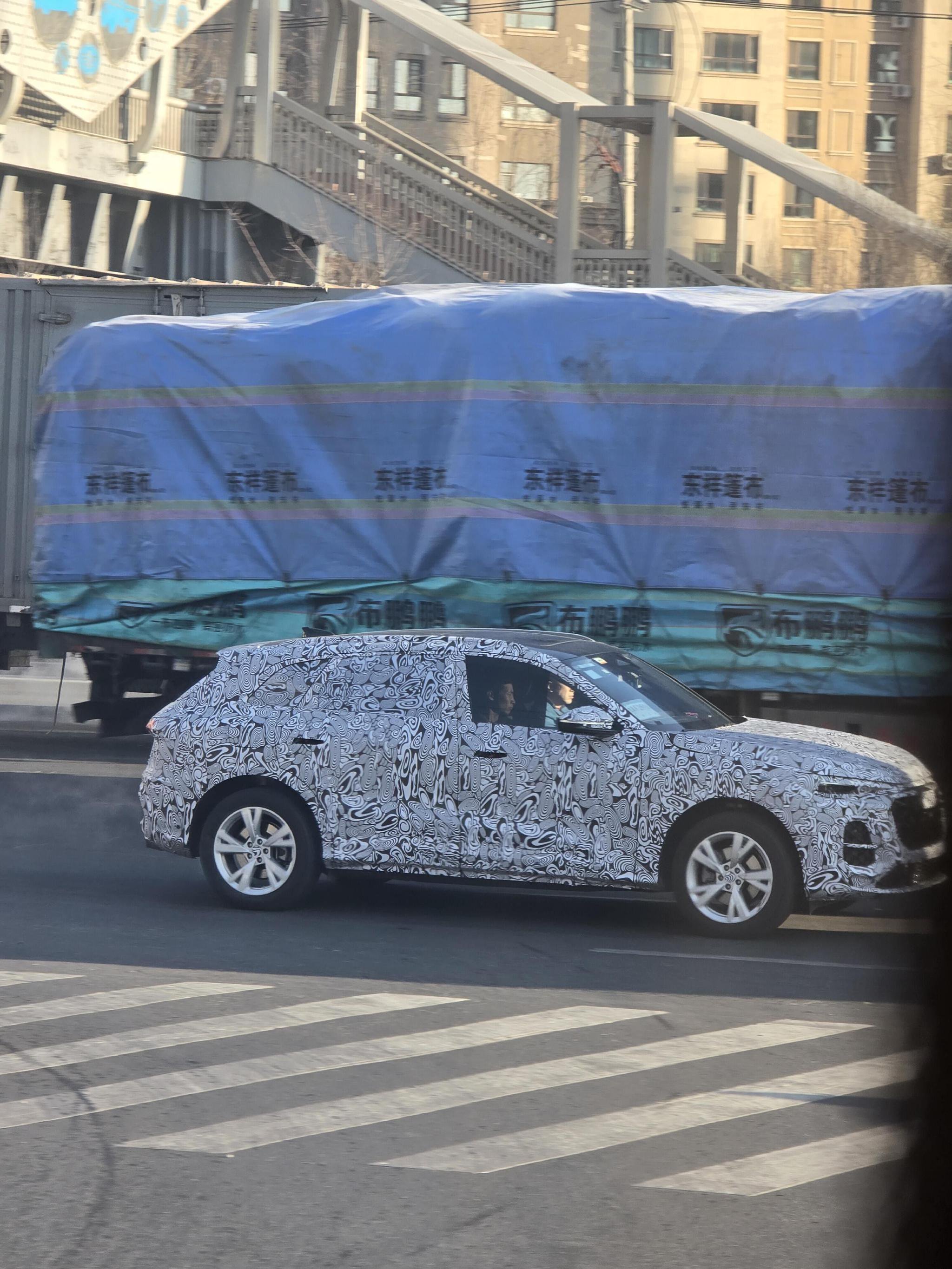 新款Q5，再等一年，你愿意不？