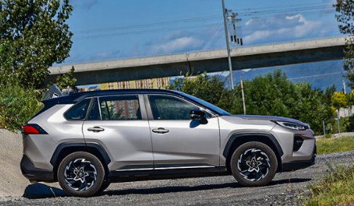 合资紧凑型SUV之争:大众途岳和丰田威兰达谁更值得买?