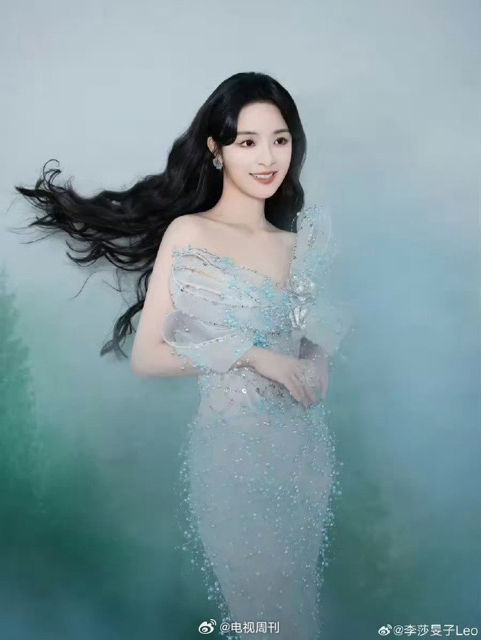 李莎旻子被华晨宇《不重逢》打动，歌单引热议