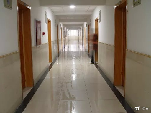 原来我现在社恐的罪魁祸首,是大学宿舍!休闲区蓝鸢梦想 - Www.slyday.coM 原来我现在社恐的罪魁祸首,是大学宿舍!休闲区蓝鸢梦想 - Www.slyday.coM