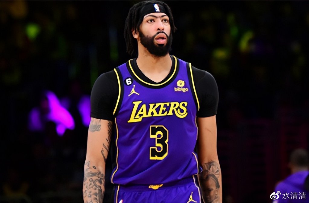 浓眉与雄鹿的对决谁能笑到最后