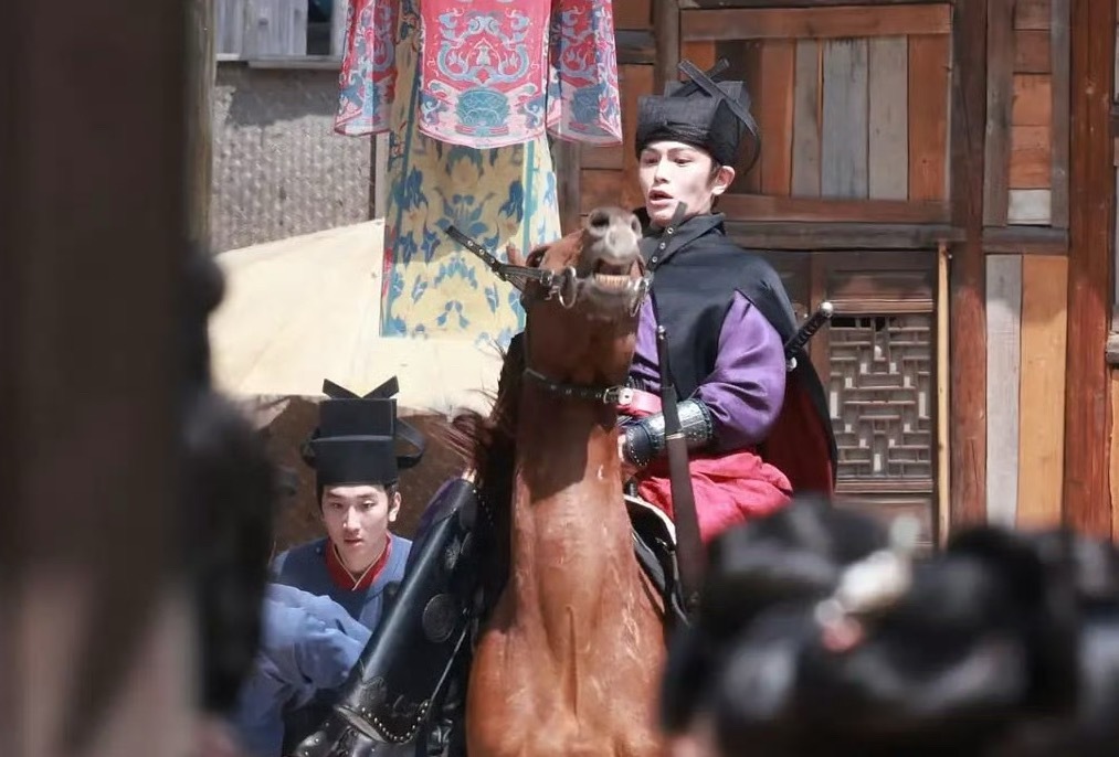 丁禹兮新剧最新妆造来了，怎么样？