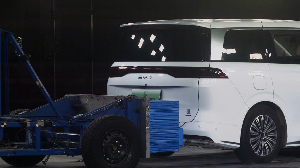 谁敢横刀立马？唯我公路坦克！—比亚迪夏