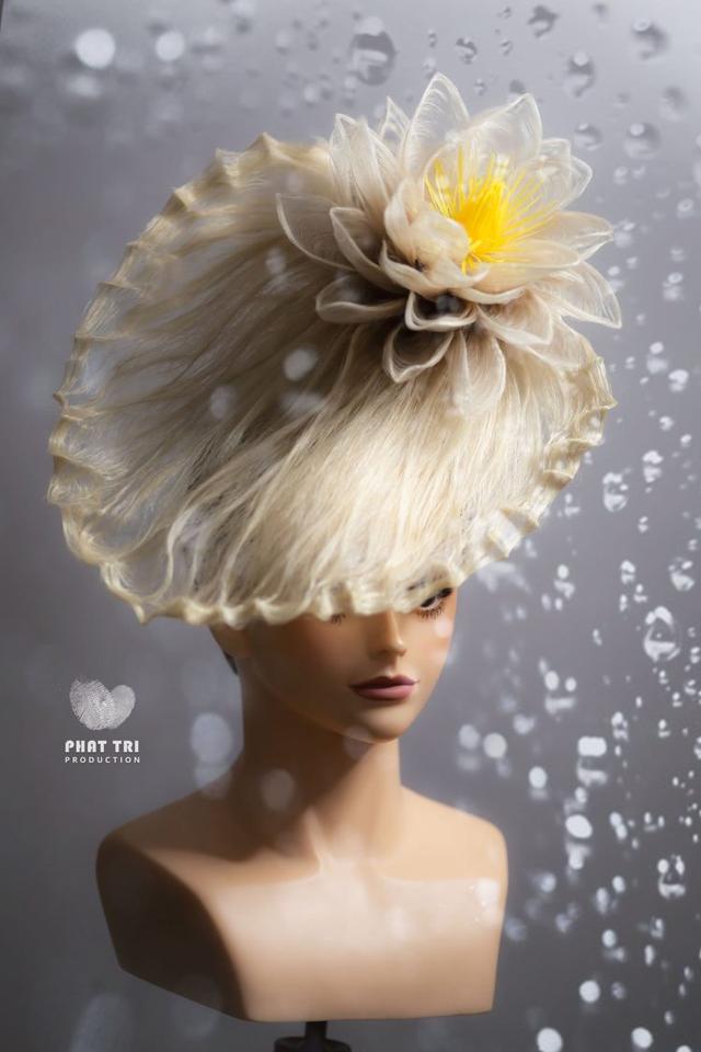 太吸睛!越南造型师把头发做成盛放的花朵形状