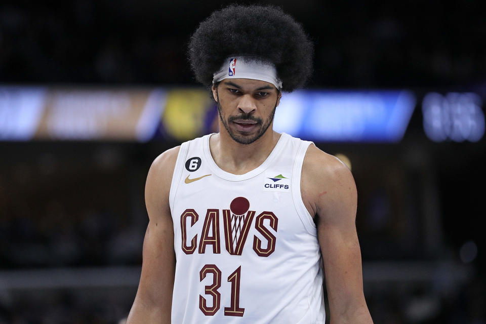 外线投射稳定性仍存波动关键时刻三分命中率影响季后赛攻坚表现