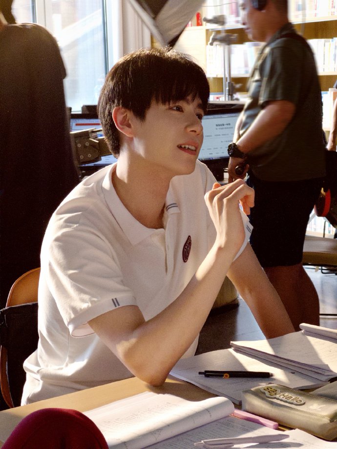 胡一天和校园剧适配度好高！