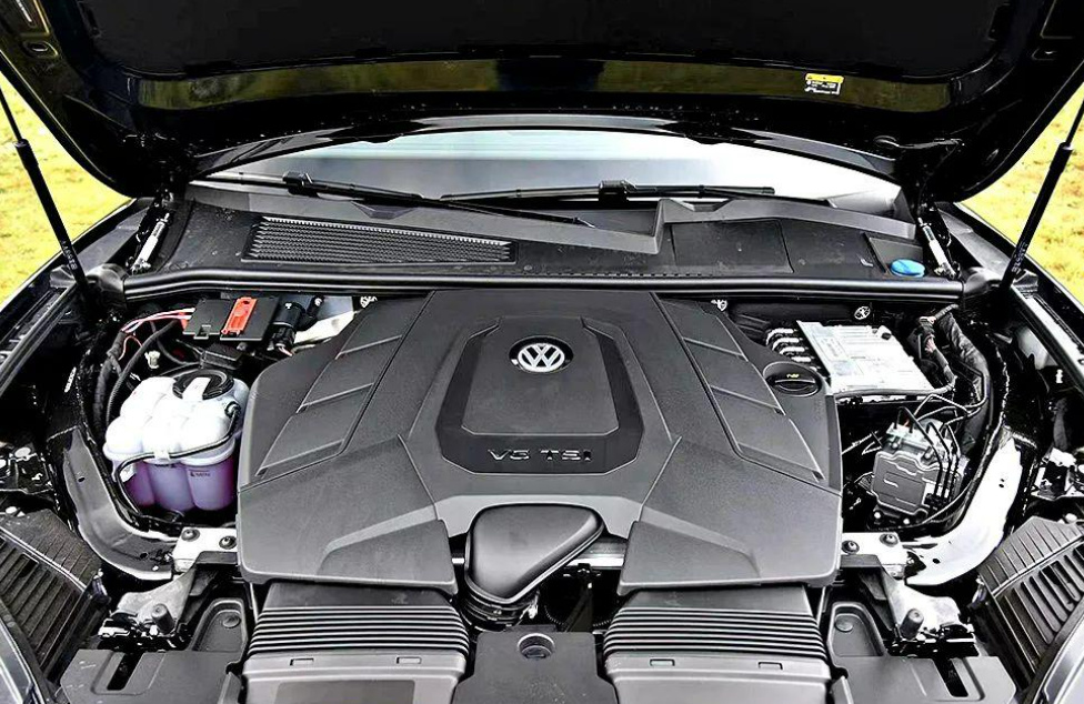 性能梦的碰撞!大众途锐20周年特别版对比奥迪Q5L