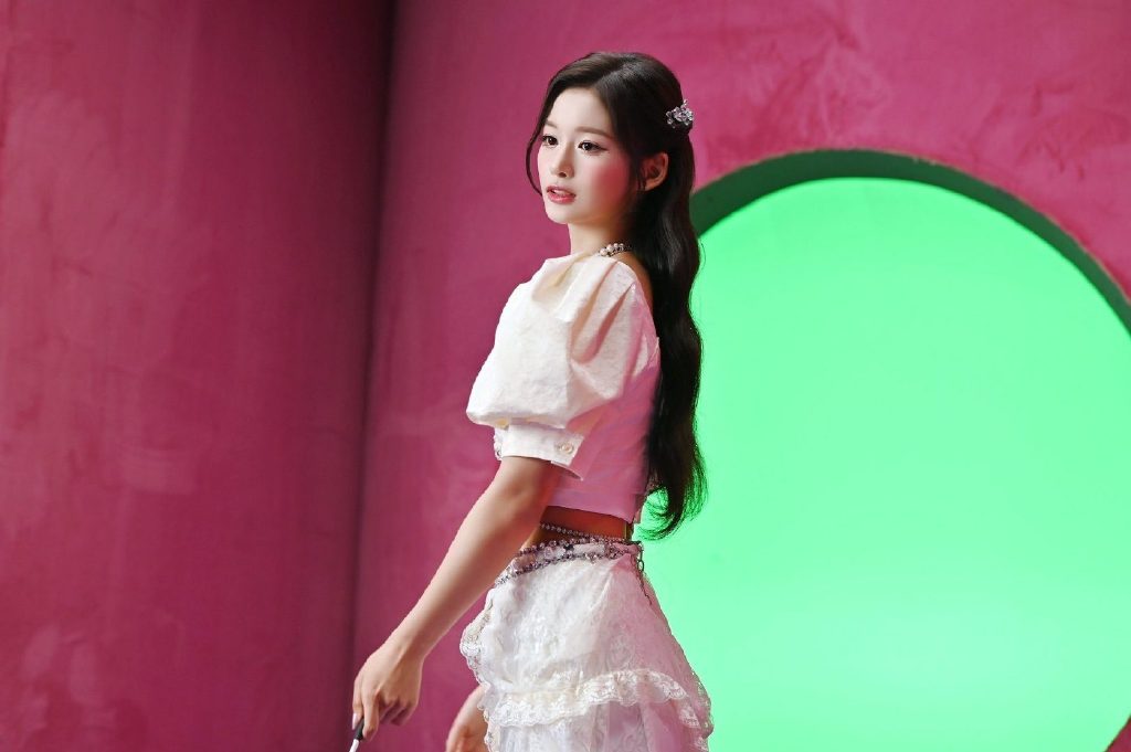 NMIXX有3位成员放弃高考,组合出道便进入瓶颈期,JYP别辜负成员休闲区蓝鸢梦想 - Www.slyday.coM NMIXX有3位成员放弃高考,组合出道便进入瓶颈期,JYP别辜负成员休闲区蓝鸢梦想 - Www.slyday.coM