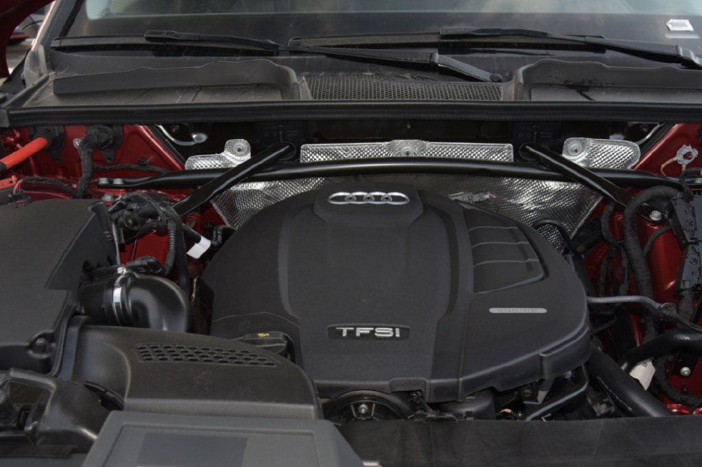 性能梦的碰撞!大众途锐20周年特别版对比奥迪Q5L