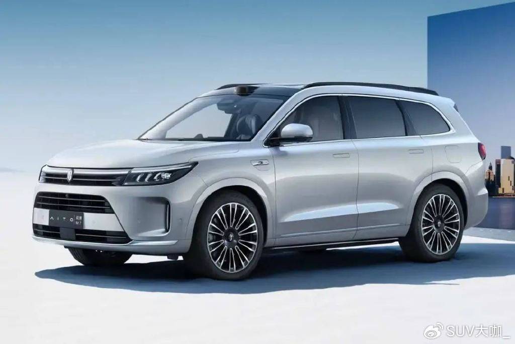 过百万的仰望U8,国产的丰田普拉多,回顾2023年最人气SUV