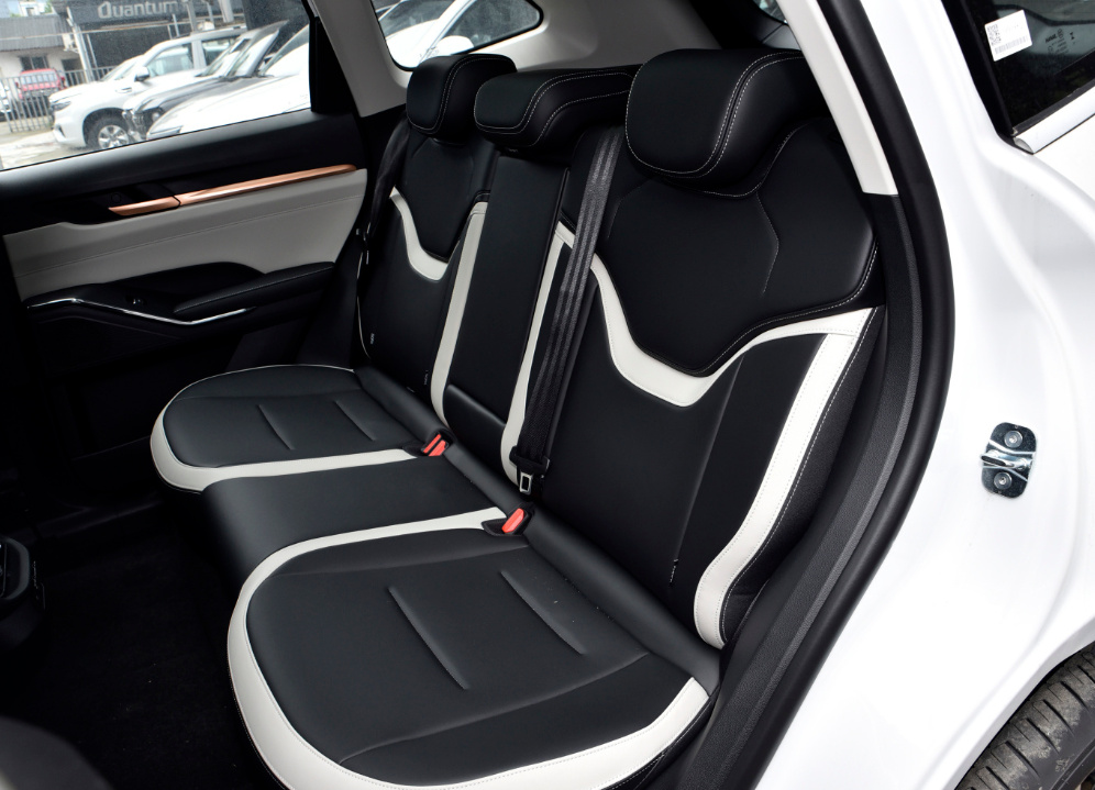 20万混动车咋选?零跑C11增程版对比哈弗H6 DHT-PHEV