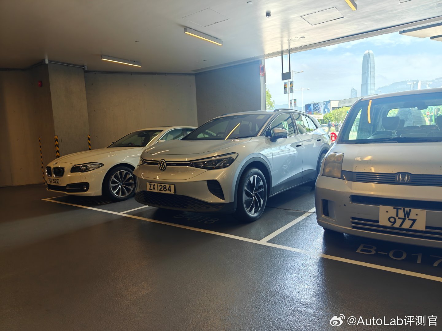 大湾区车展后探访香港停车场，慢充桩与电车并存