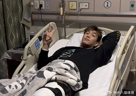 手术完成，20时，郭艾伦发声，官宣决定，自曝手术后疼得直哆嗦