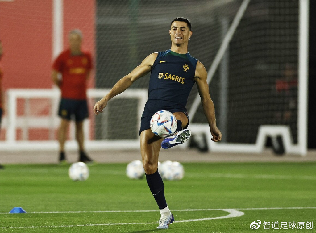 西媒:葡萄牙公开训练 C罗大概率替补出战 央视直播葡萄牙V摩洛哥休闲区蓝鸢梦想 - Www.slyday.coM 西媒:葡萄牙公开训练 C罗大概率替补出战 央视直播葡萄牙V摩洛哥休闲区蓝鸢梦想 - Www.slyday.coM