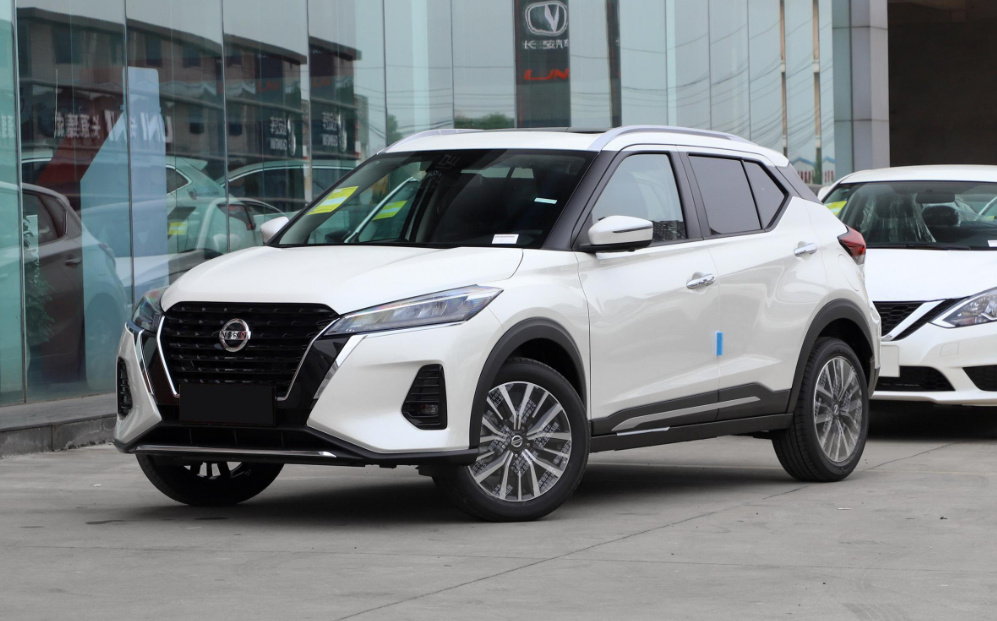 谁才是年轻人的代步神器?日产劲客对比马自达CX-30黑曜版