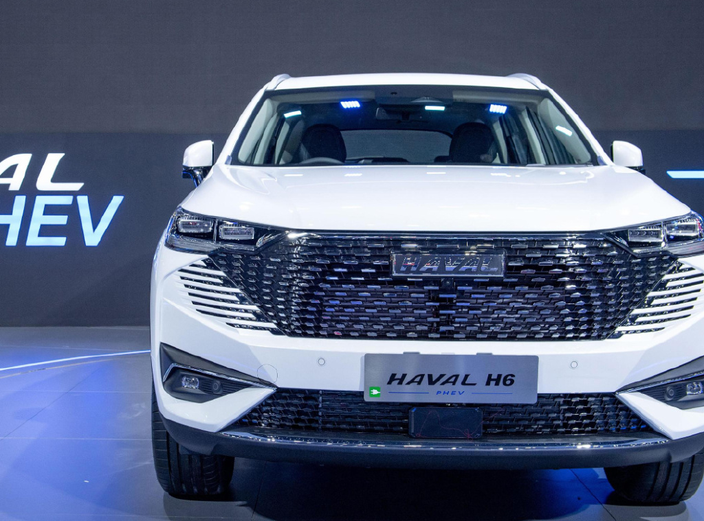 20万混动车咋选?零跑C11增程版对比哈弗H6 DHT-PHEV