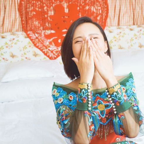 张歆艺手滑点赞关于说罗晋和唐嫣分居的微博