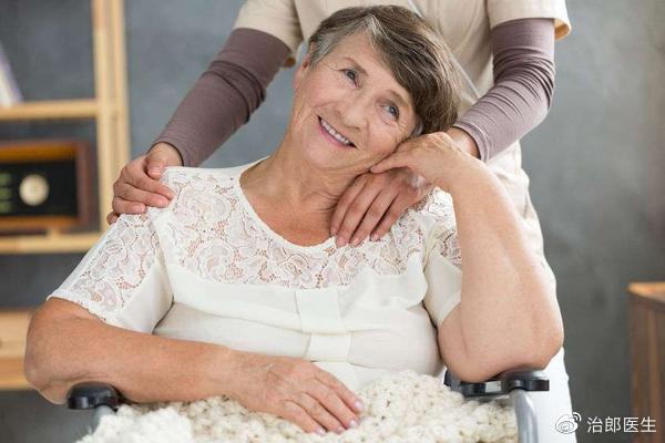 老人不想被老年痴呆缠上，做好这6件事，或能有效缓解老年痴呆