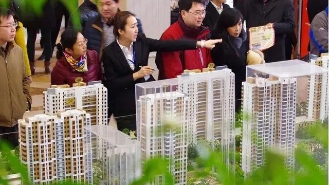 若是房产坚持不降价，而买房者也坚决不购买，最后结果会如何？|降价|房子|开发商_新浪新闻
