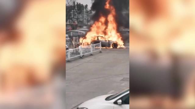 新能源车充电期间不要停留车内！新能源电动汽车自燃秒变钢架