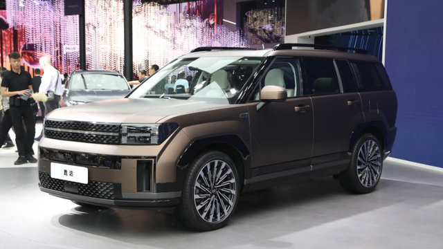 第五代胜达即将上市，成都车展首发，全新2.0T动力+双12.3英寸屏