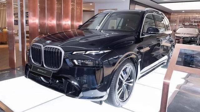 兼顾豪华与运动！宝马X7面对新势力，还能守住阵地吗？