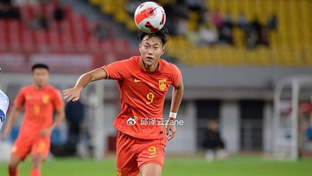 太不容易了！20岁中锋锋霸留洋15场进3球：接班张玉宁！