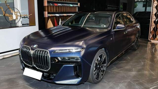 德系豪车大PK，宝马7系对决奥迪A8L，到底该如何选？