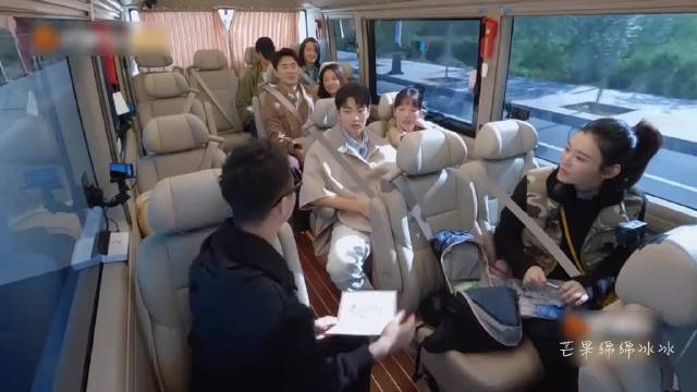 孙丞潇当导游，所有明星都哄着他！何猷君直摇头，金莎都无语了