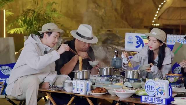 看金晨吃火锅就知道，为什么常年90斤，一般人受不了
