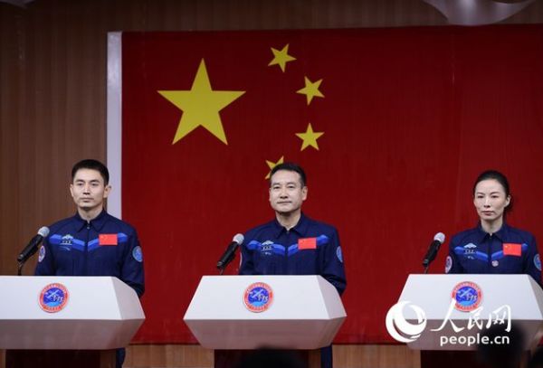 精准对接技术、高定宇航服!神舟十三号的“上海元素”助力“太空出差”之旅休闲区蓝鸢梦想 - Www.slyday.coM 精准对接技术、高定宇航服!神舟十三号的“上海元素”助力“太空出差”之旅休闲区蓝鸢梦想 - Www.slyday.coM