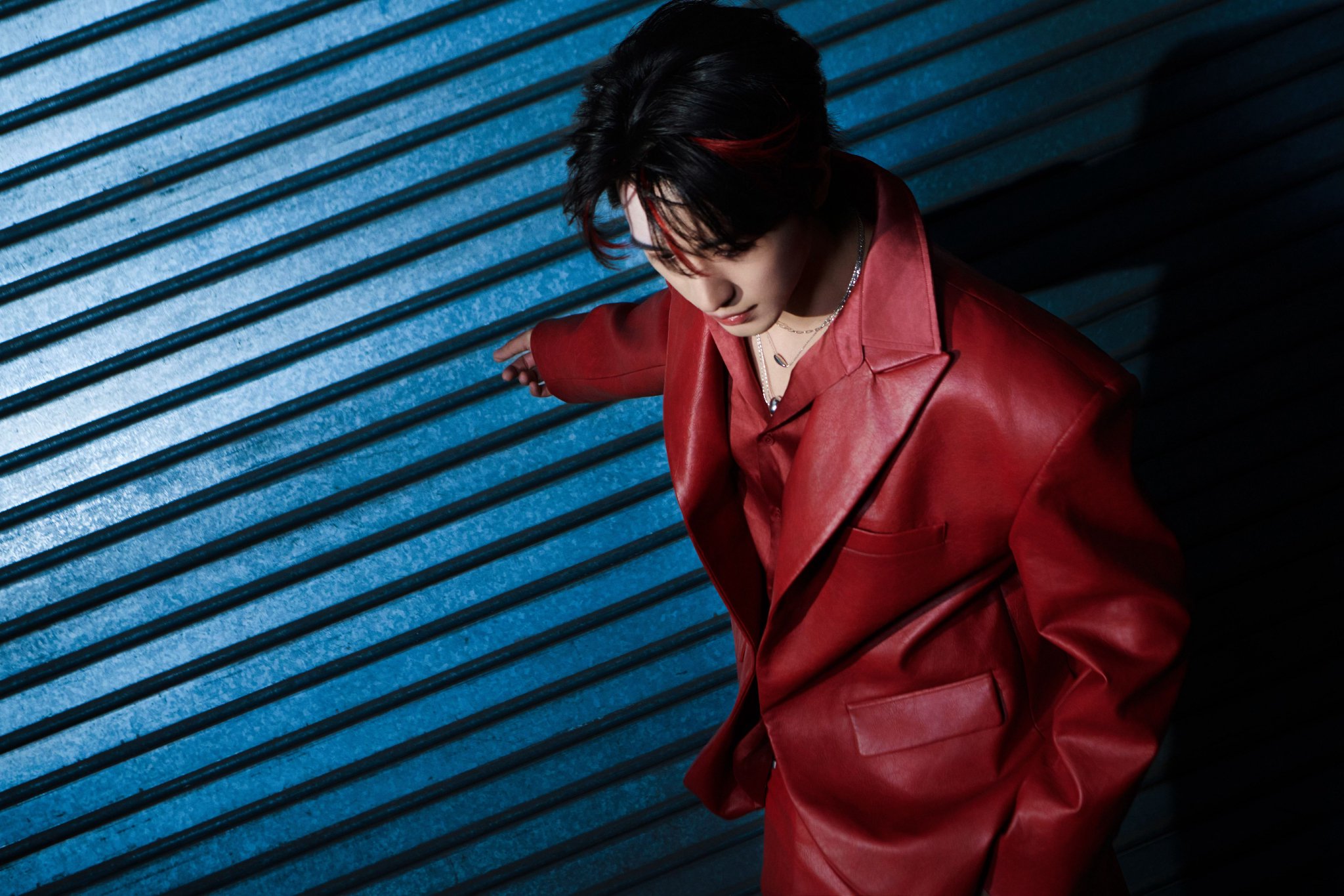 捕捉不褪色的红，拉开一场光与火的即兴演绎