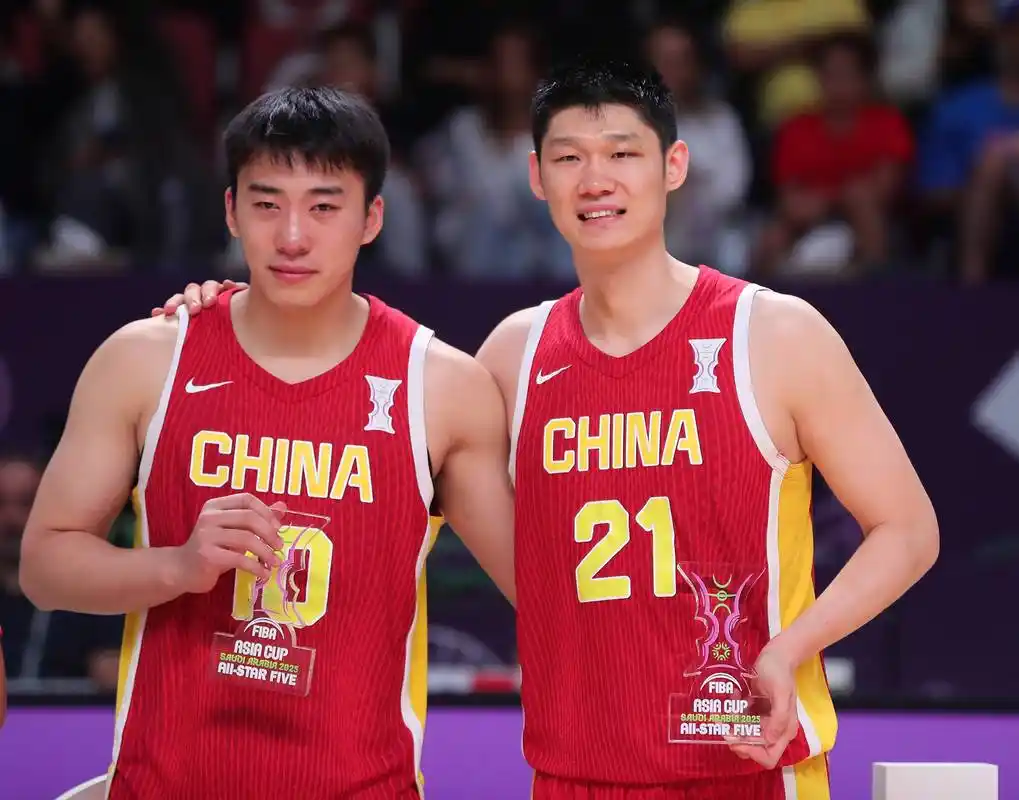 不是布朗，男篮新归化或曝光，28岁，黑人，小前锋，郭士强或力邀