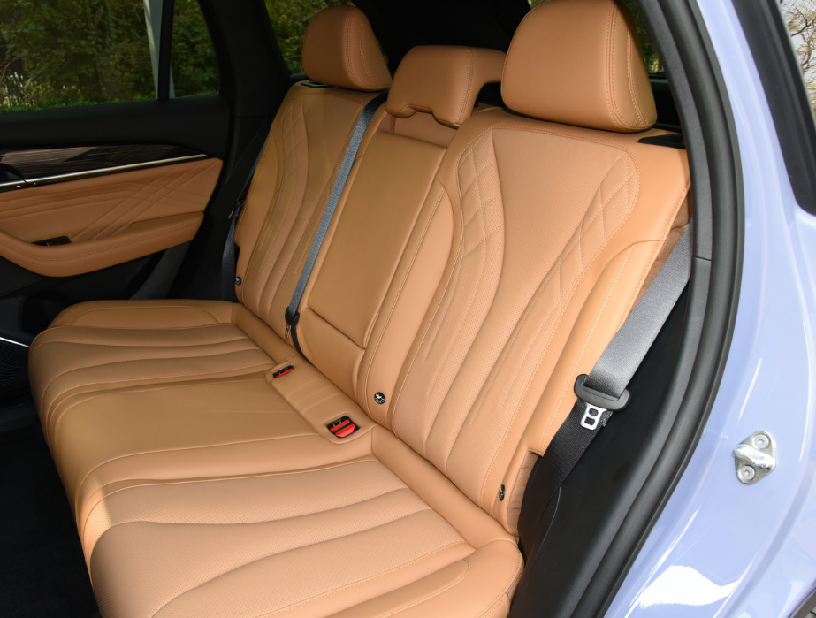 增程式混动SUV谁更超值 吉利星越L Hi·P对比问界M5