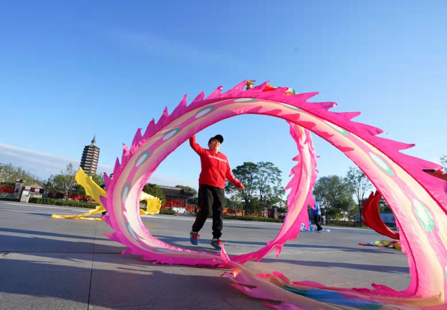 国庆假期最后一天,北京久违的蓝天白云“上线”!休闲区蓝鸢梦想 - Www.slyday.coM 国庆假期最后一天,北京久违的蓝天白云“上线”!休闲区蓝鸢梦想 - Www.slyday.coM