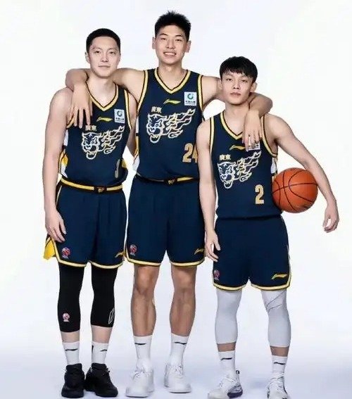 捡漏四川，广东抢签？新援或锁定，29岁，211公分，澳大利亚中锋