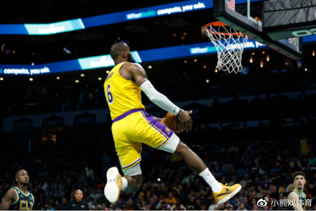 关键时刻詹姆斯挺身而出