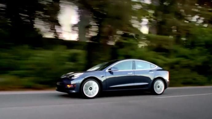 19岁德国黑客自称控制全球25辆特斯拉：远程打开车门车窗