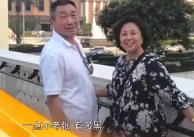 可以说,妻子并不是那种天生丽质的大美人,但在杜源口中常常说"我老婆