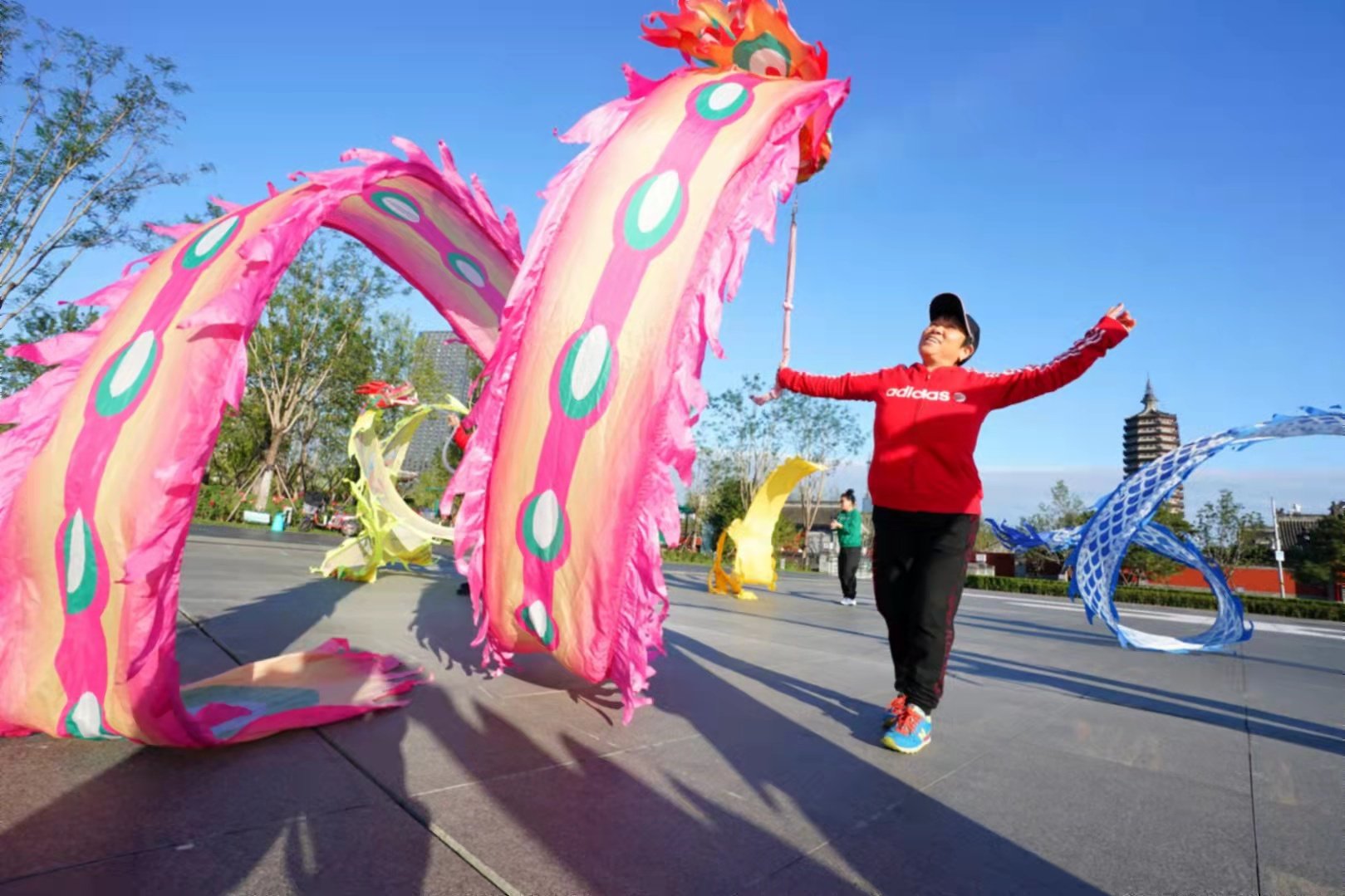 国庆假期最后一天,北京久违的蓝天白云“上线”!休闲区蓝鸢梦想 - Www.slyday.coM 国庆假期最后一天,北京久违的蓝天白云“上线”!休闲区蓝鸢梦想 - Www.slyday.coM