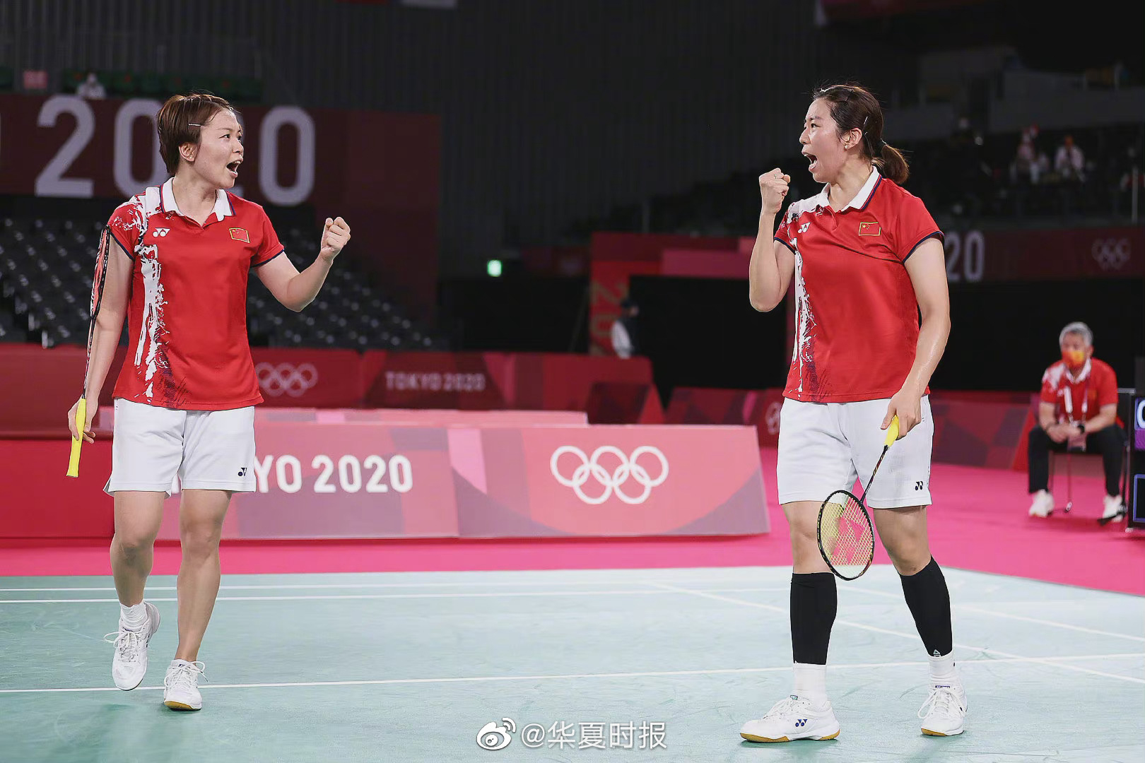 祝贺!陈清晨贾一凡羽毛球女双摘银