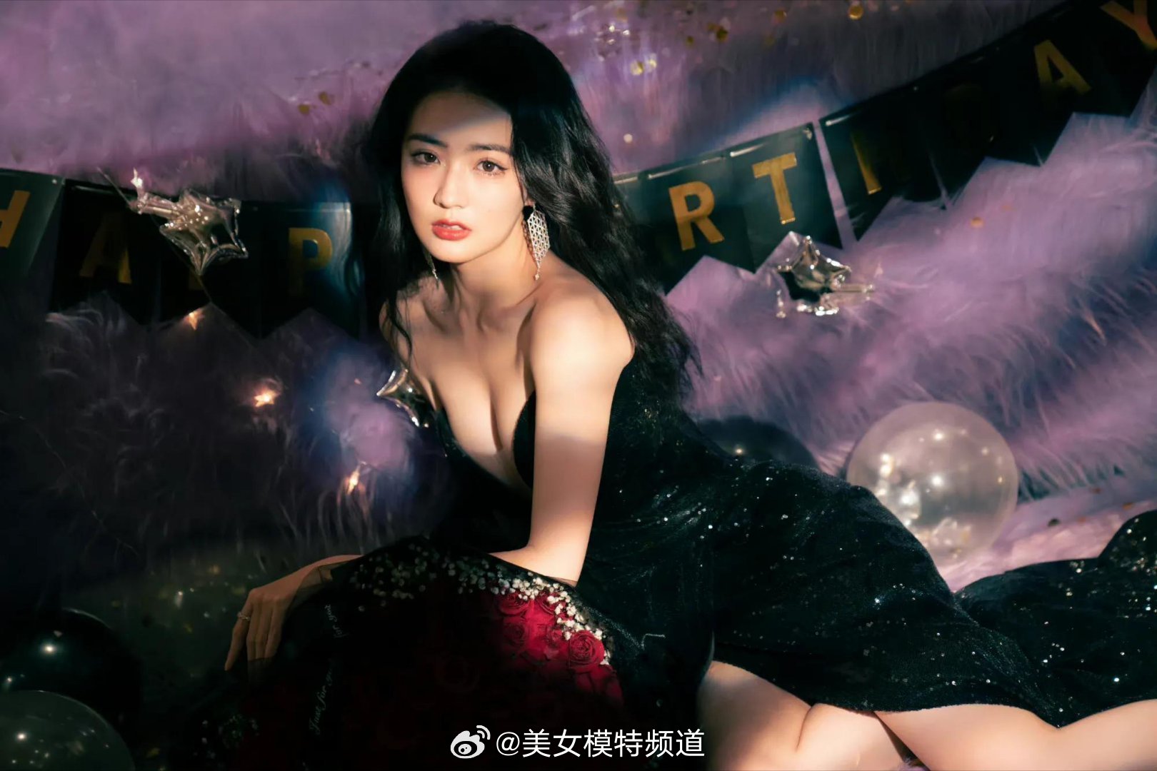 徐璐黑色拖尾裙造型大片