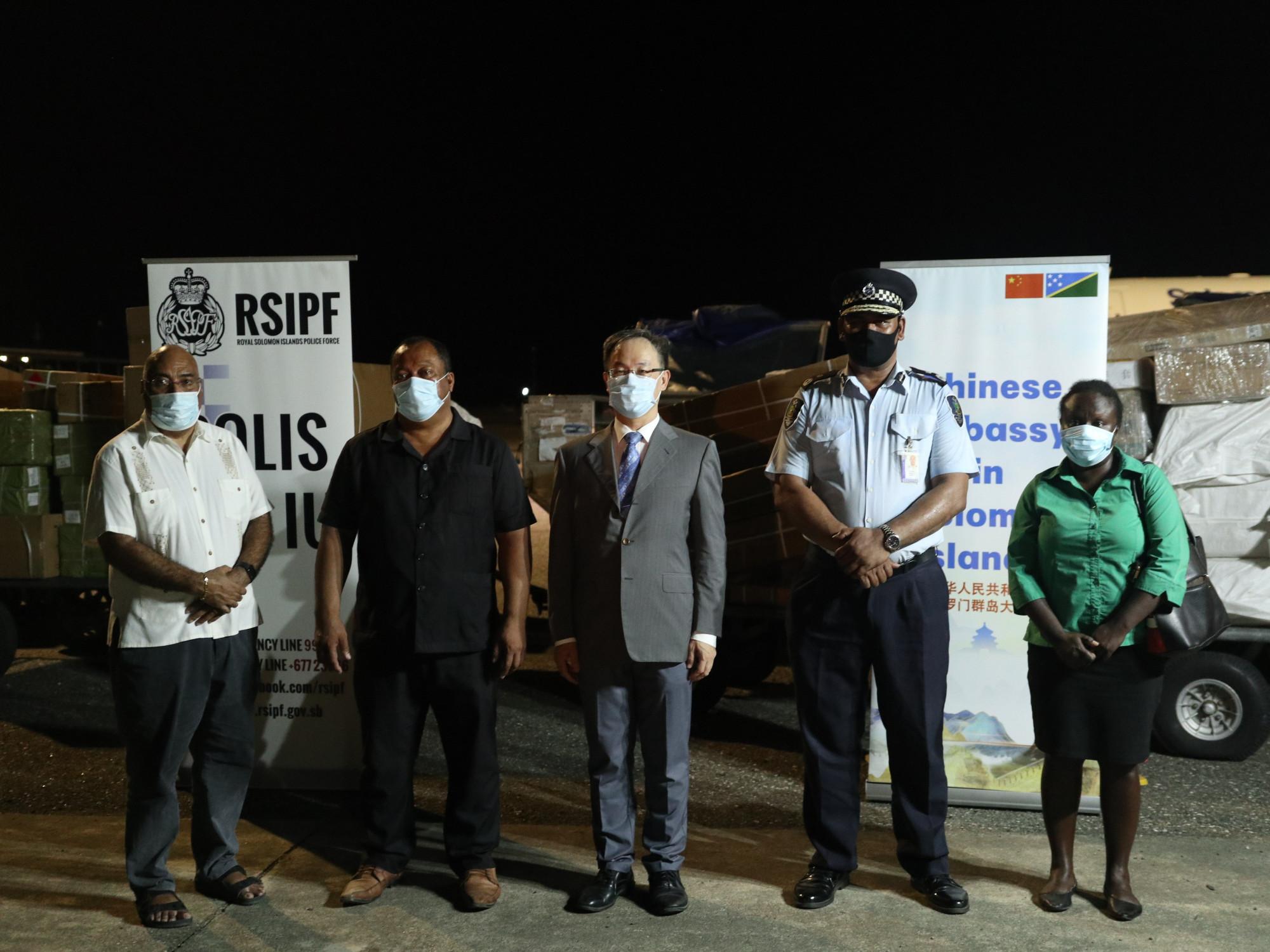 “中国已准备介入”!深夜,一架大飞机降落机场,澳洲已下令派兵