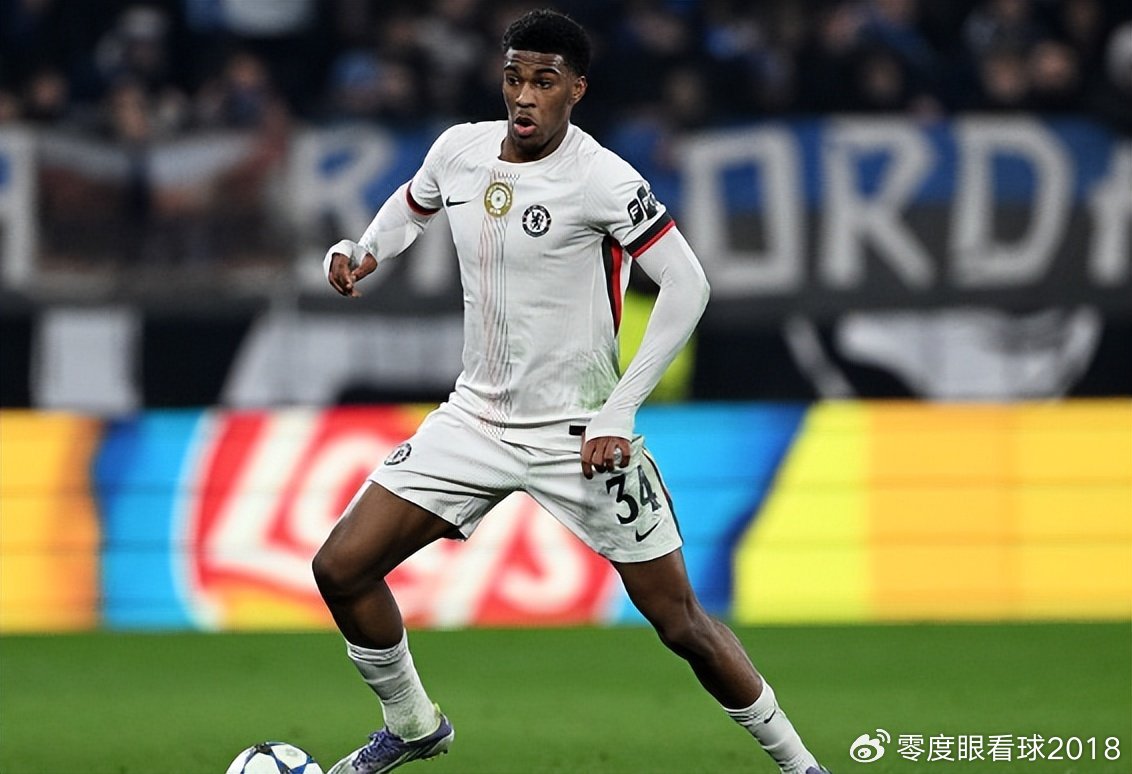 曼城瞄准19岁全能后卫阿昌庞，蓝军拒售之下，英格兰新星的未来将如何改写英超防线格局？