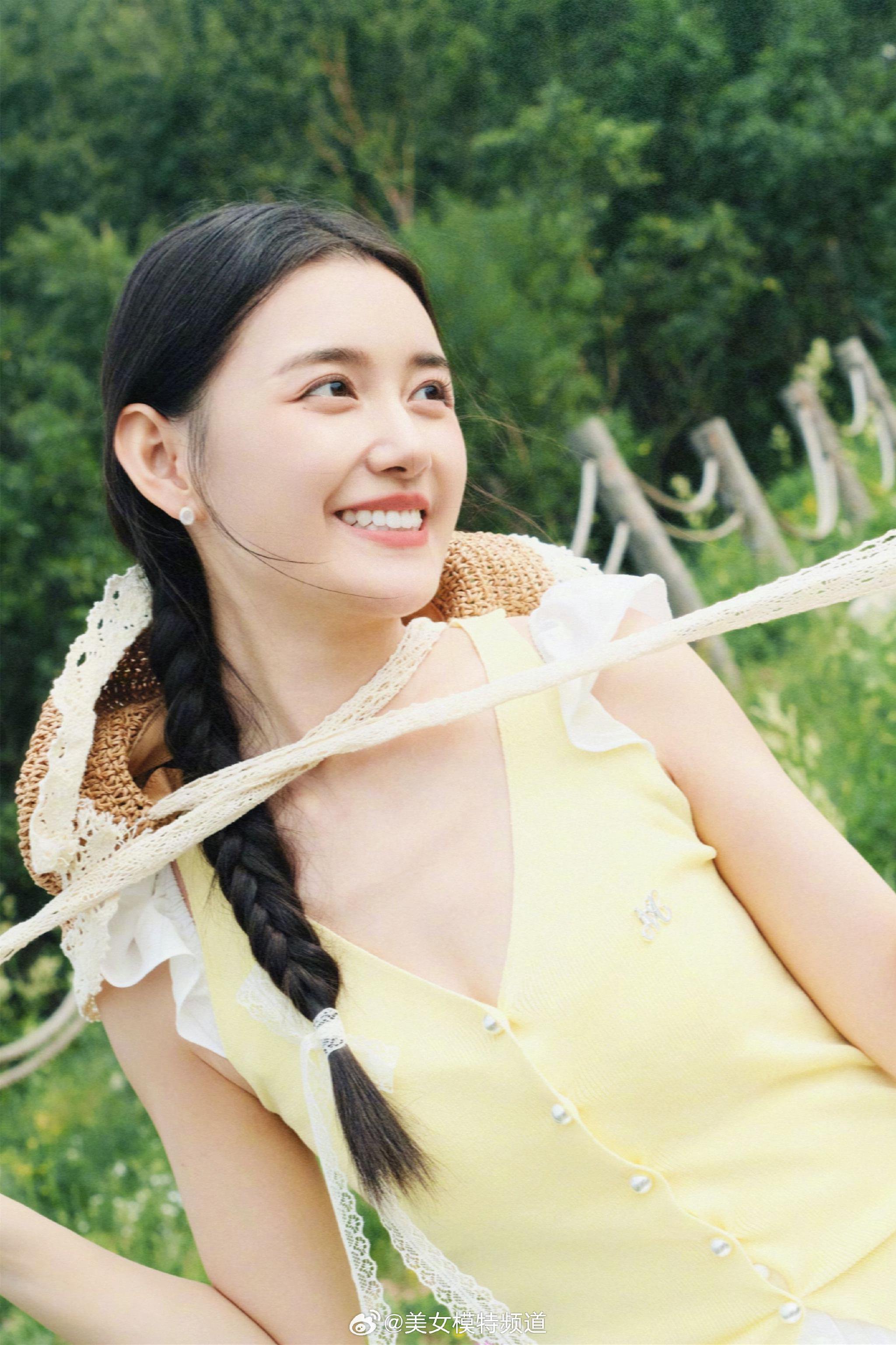 蒋依依踏青的快乐时光