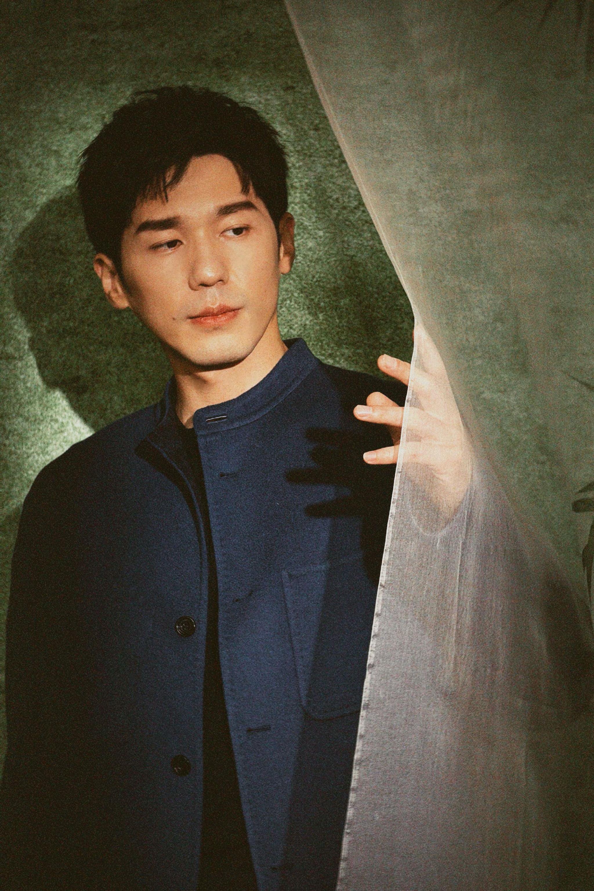 岁津云暮竹影渐长，纱雾间见太平新景，boss·bai@白宇WHITE 的花絮已送达